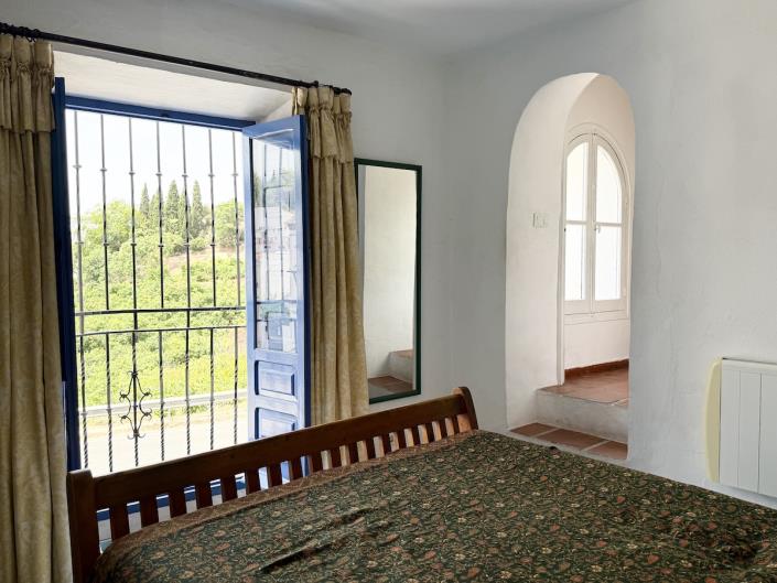 Image No.37-2 Bed Country House for sale