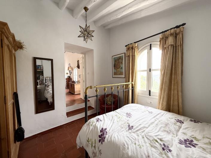 Image No.39-2 Bed Country House for sale