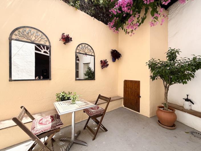 Image No.40-2 Bed Country House for sale