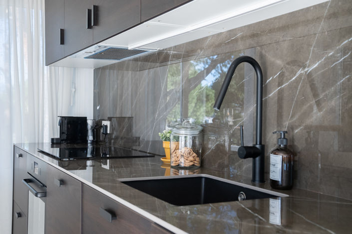 Image No.12-3 Bed Property for sale