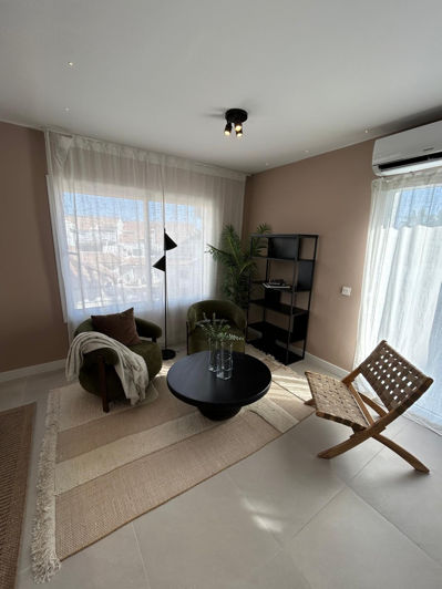 Image No.16-3 Bed Property for sale