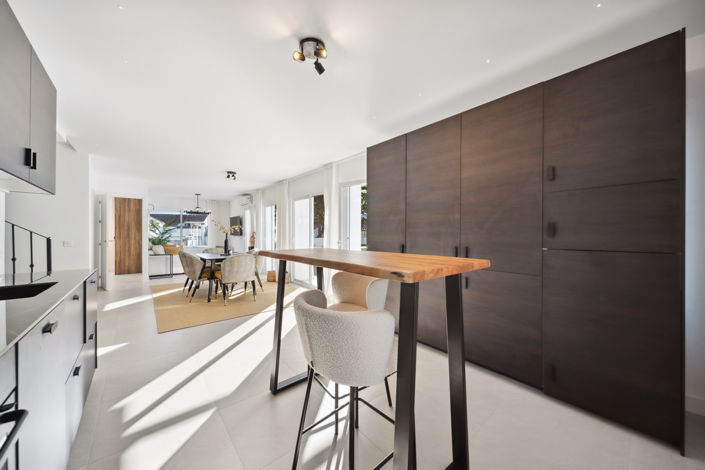 Image No.11-3 Bed Property for sale