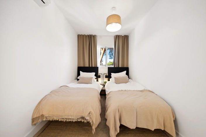 Image No.32-3 Bed Property for sale