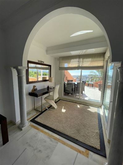 Image No.20-2 Bed Apartment for sale