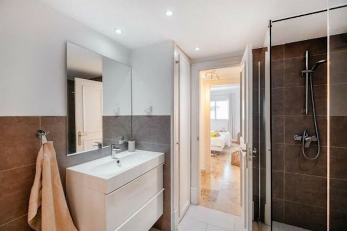 Image No.15-3 Bed Apartment for sale