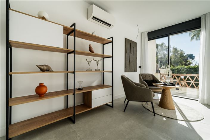 Image No.17-3 Bed Property for sale