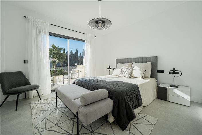 Image No.7-3 Bed Property for sale