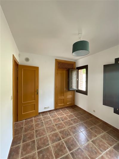 Image No.19-4 Bed House for sale