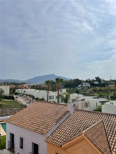 Image No.26-4 Bed House for sale