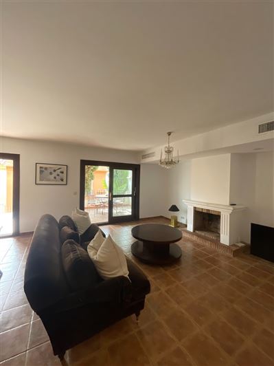 Image No.7-4 Bed House for sale