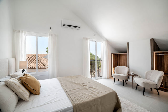 Image No.15-4 Bed Property for sale