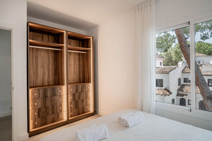 Image No.19-4 Bed Property for sale