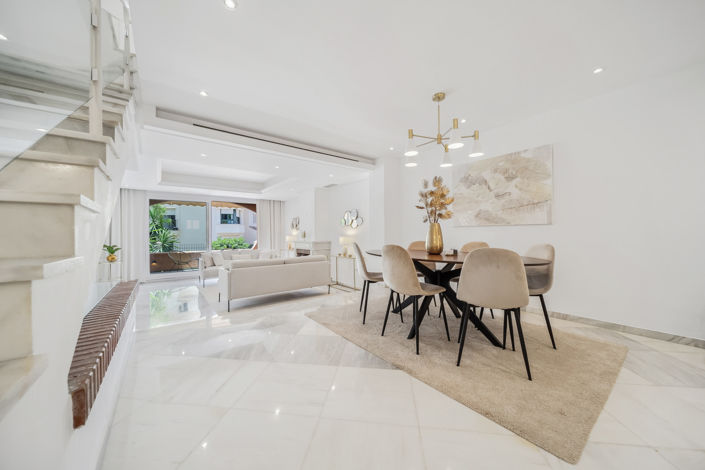 Image No.11-3 Bed Townhouse for sale