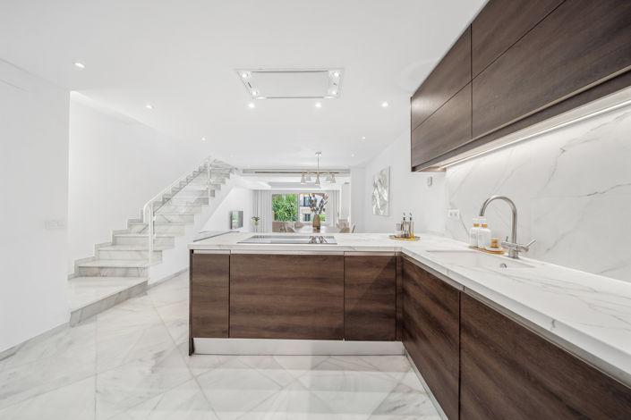 Image No.18-3 Bed Townhouse for sale