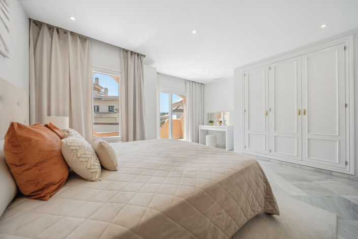 Image No.32-3 Bed Townhouse for sale