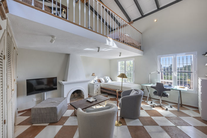 Image No.10-4 Bed Villa for sale