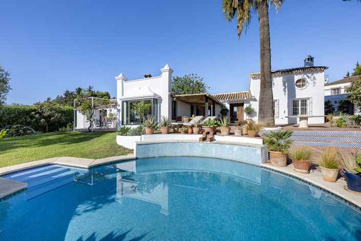 Image No.2-4 Bed Villa for sale