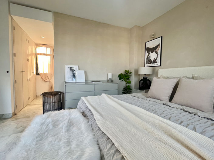 Image No.18-2 Bed Townhouse for sale