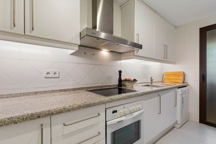 Image No.12-3 Bed Apartment for sale