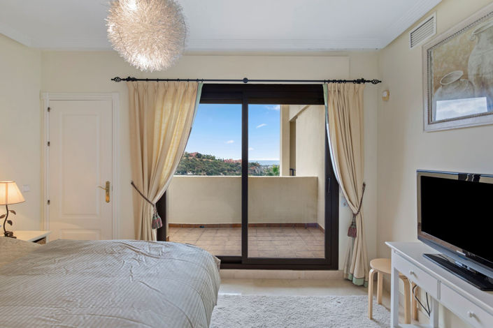 Image No.21-3 Bed Apartment for sale