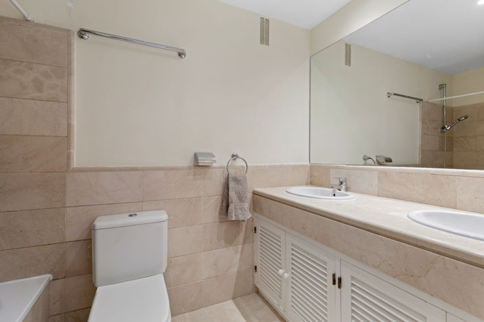 Image No.28-3 Bed Apartment for sale