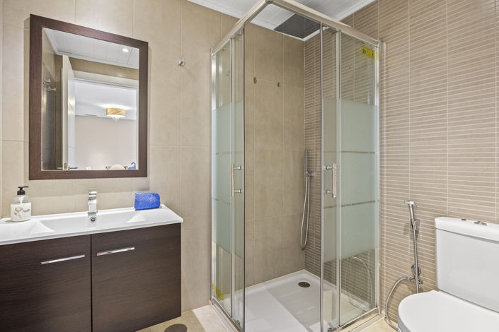 Image No.20-3 Bed Property for sale