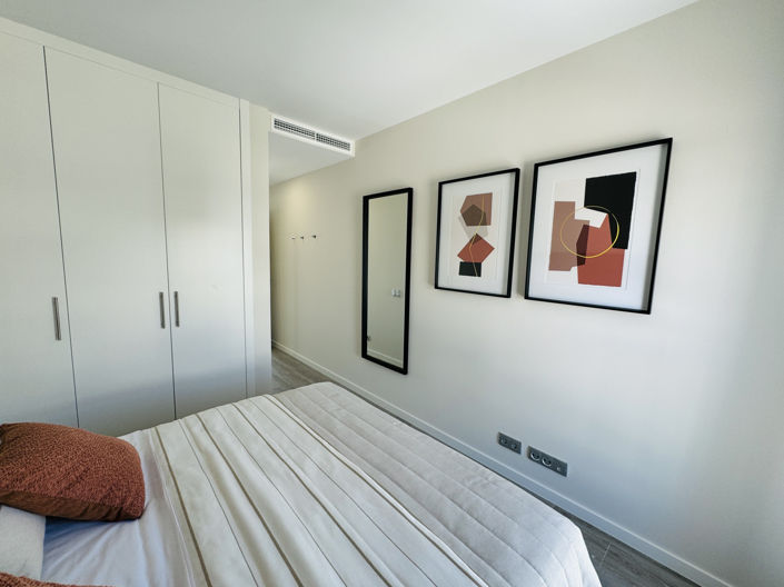 Image No.12-2 Bed Property for sale