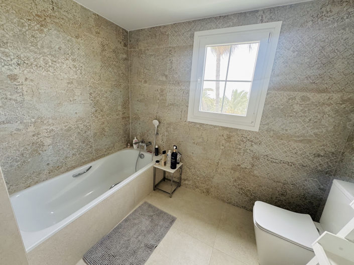 Image No.45-Maison de ville de 4 chambres à vendre à Estepona