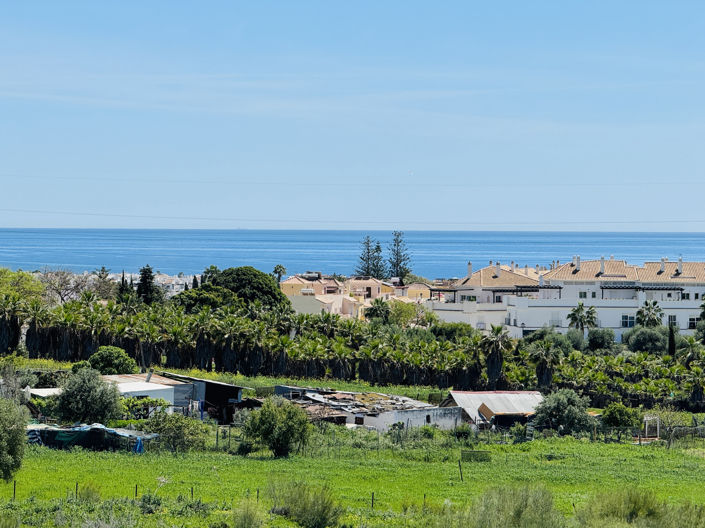 Image No.15-2 Bed Property for sale