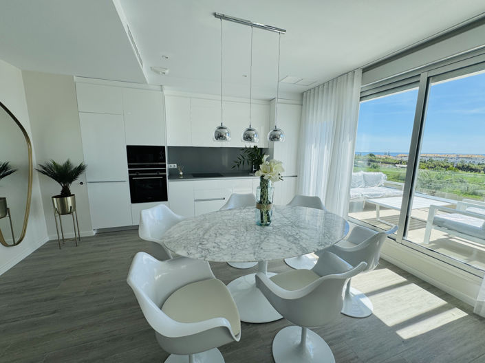 Image No.4-2 Bed Property for sale