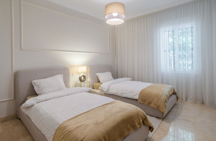 Image No.15-3 Bed Property for sale