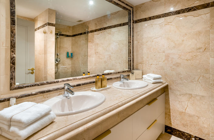 Image No.24-3 Bed Property for sale