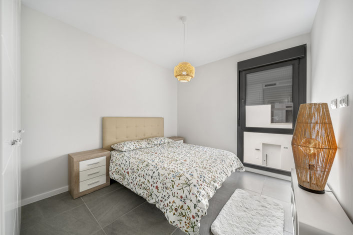 Image No.20-4 Bed House for sale