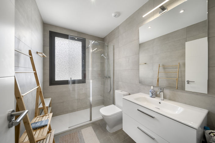 Image No.23-4 Bed House for sale
