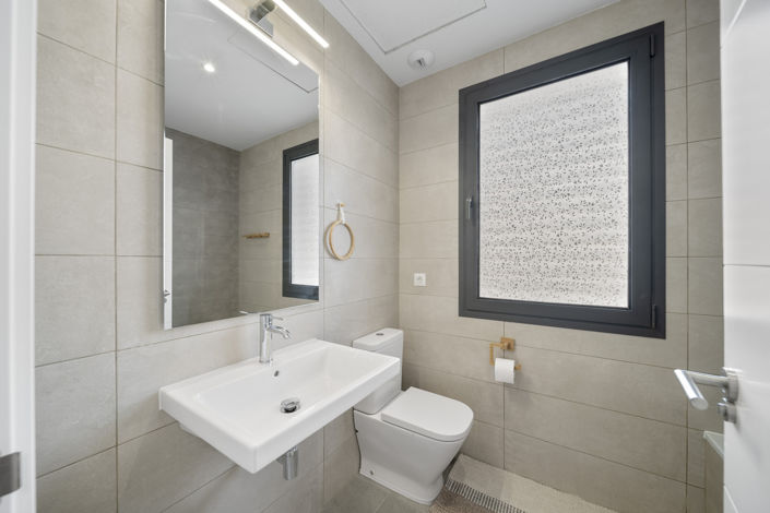 Image No.24-4 Bed House for sale