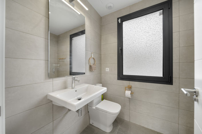 Image No.28-4 Bed House for sale
