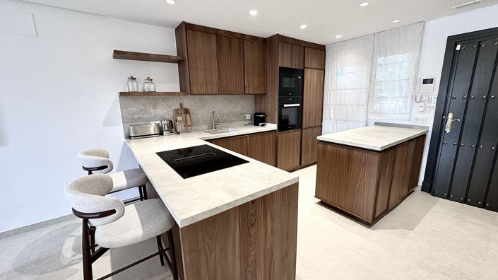 Image No.3-4 Bed House for sale