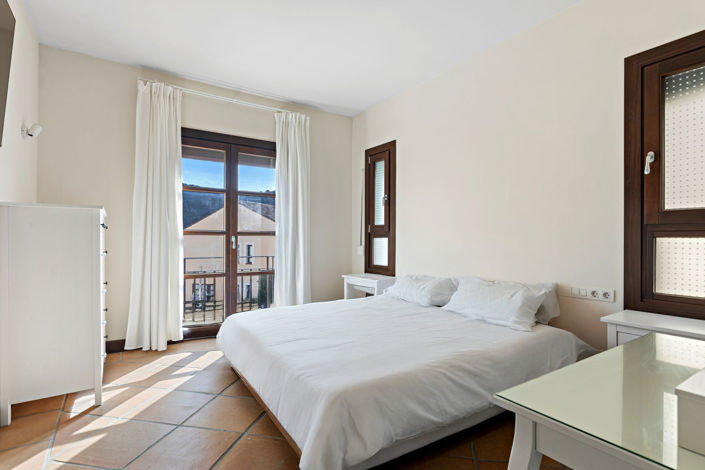 Image No.11-4 Bed Townhouse for sale