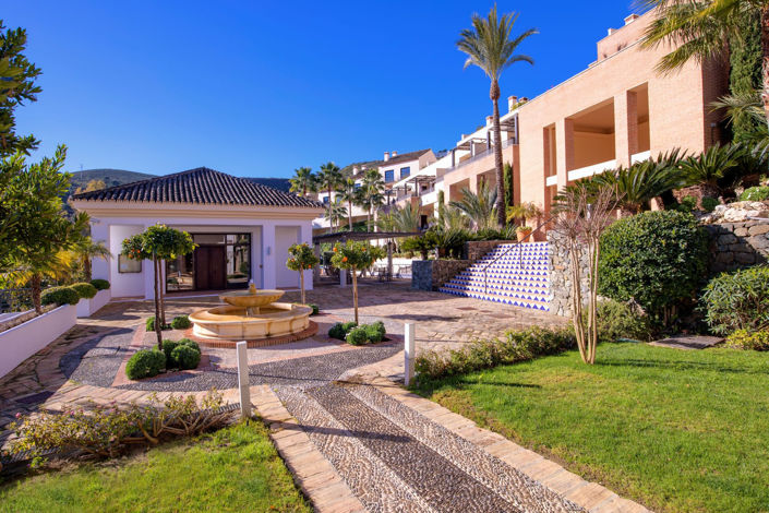 Image No.22-4 Bed Townhouse for sale