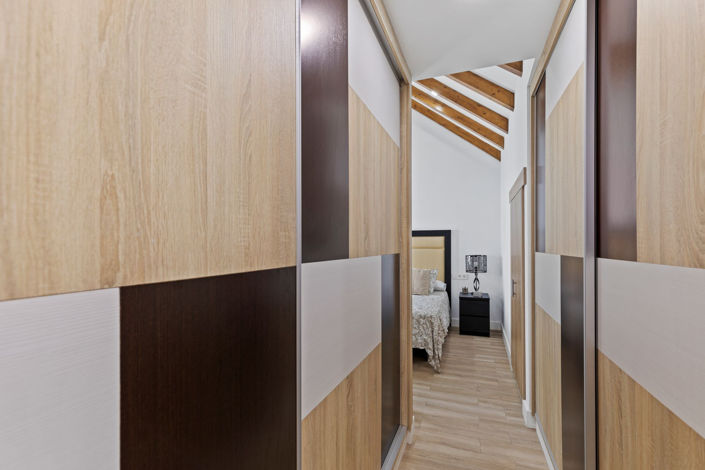 Image No.14-4 Bed House for sale