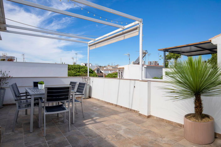 Image No.24-4 Bed House for sale