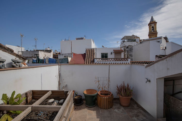 Image No.25-4 Bed House for sale
