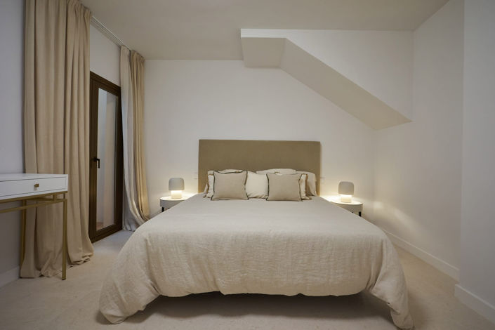 Image No.45-4 Bed Townhouse for sale