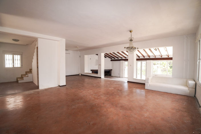Image No.12-4 Bed Villa for sale