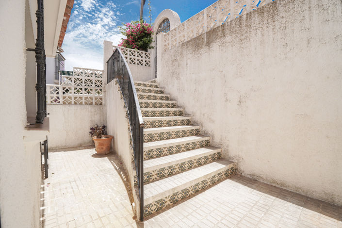 Image No.28-4 Bed Villa for sale