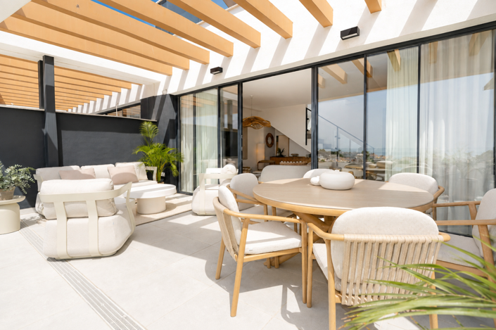 Image No.17-2 Bed Property for sale
