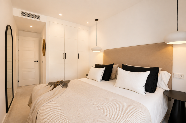 Image No.22-2 Bed Property for sale