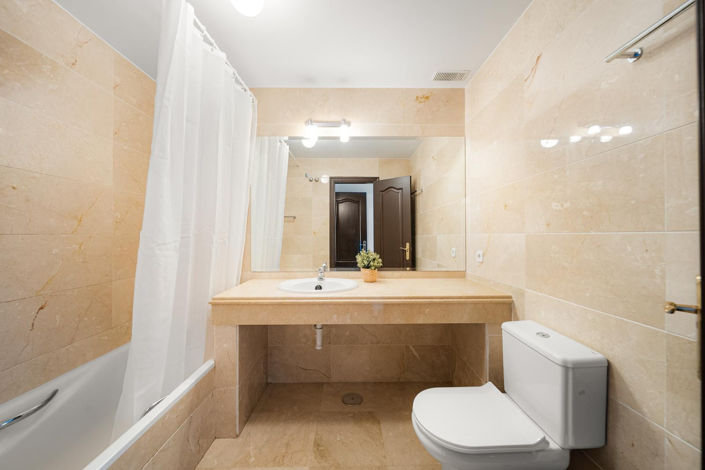 Image No.17-2 Bed Apartment for sale