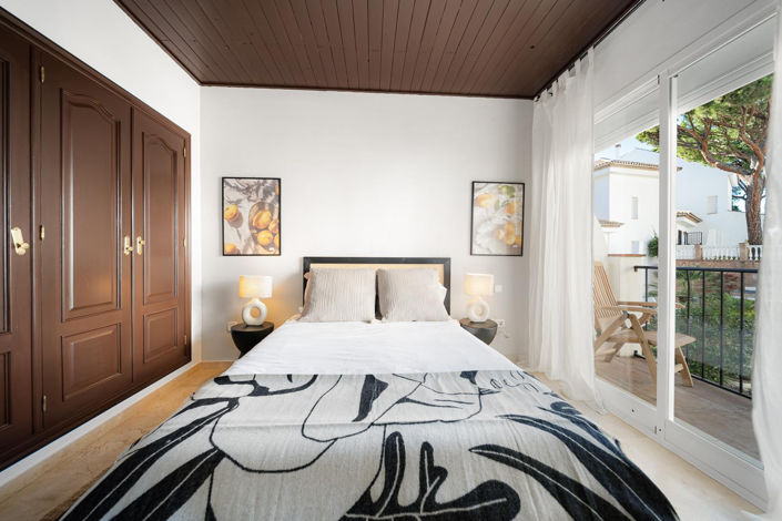 Image No.26-2 Bed Apartment for sale