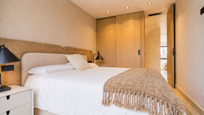 Image No.4-4 Bed Townhouse for sale